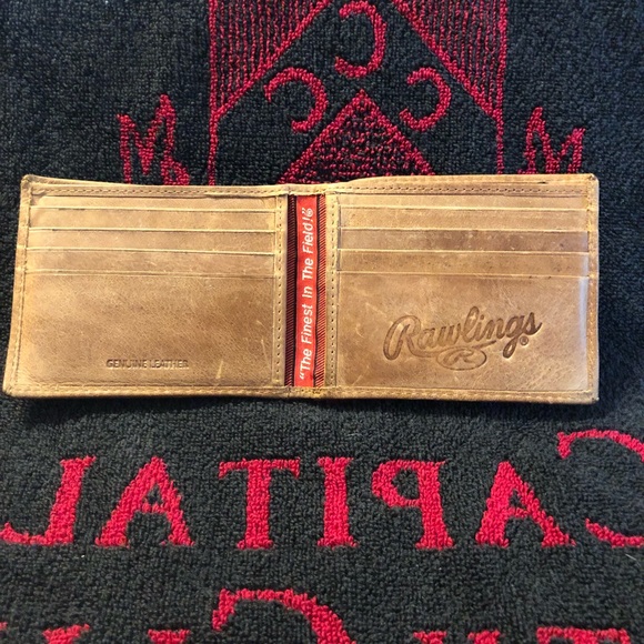 Men’s Rawlings bifold wallet. Gently used. - Picture 3 of 6